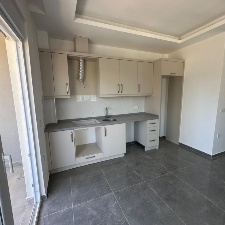 1+1 Apartment for Sale in MAHMUTLAR, Alanya